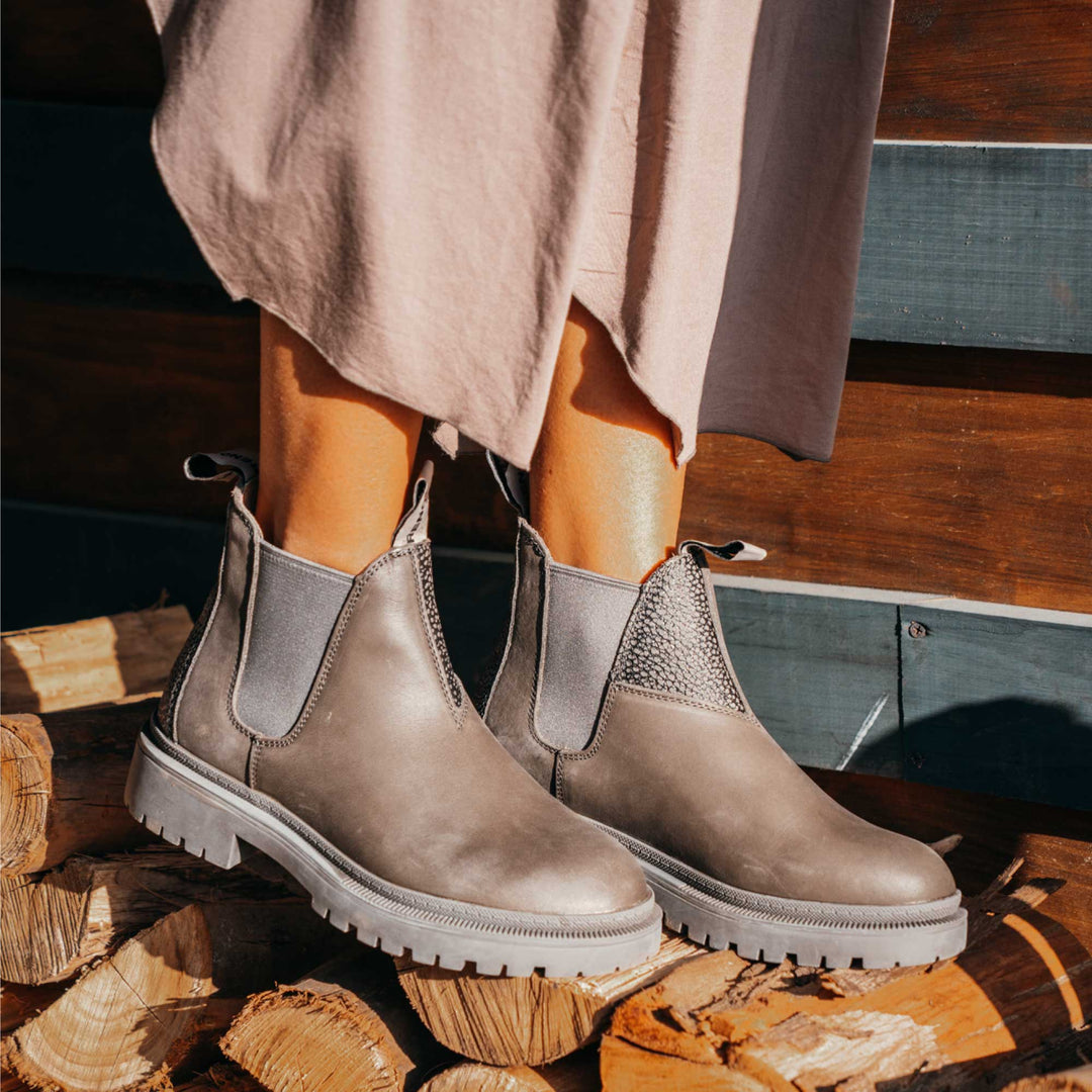Original Chelsea Boot Light Grey Women's