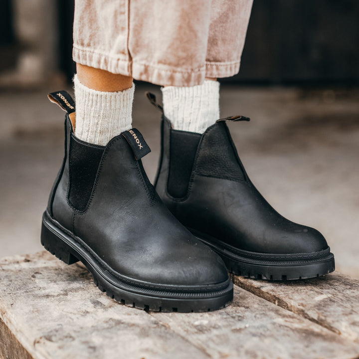 Original Chelsea Boot Rustic Black Women's